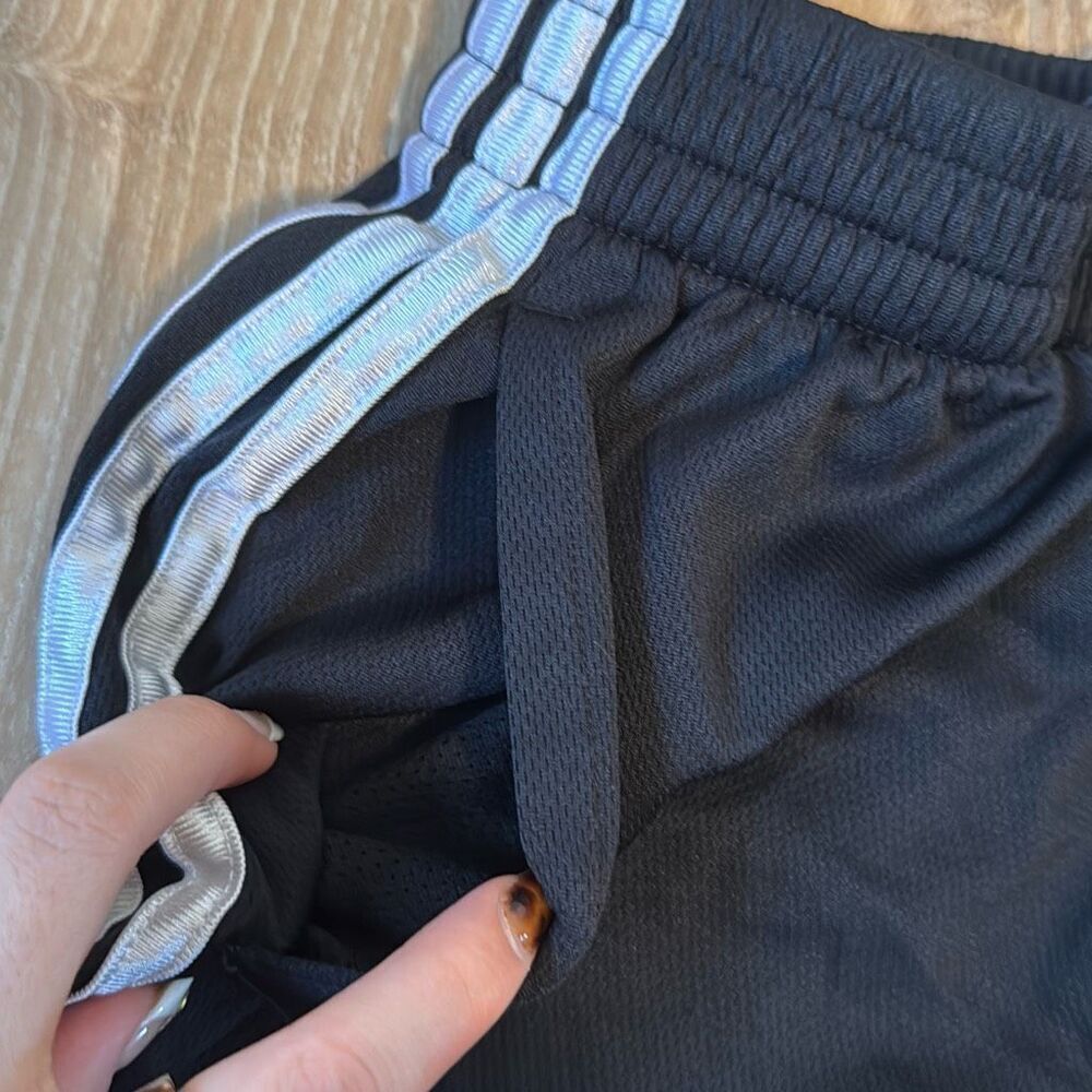 Adidas boys classic black and white‎ athletic shorts size medium (10-12) - Picture 3 of 7